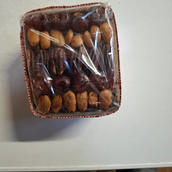 Christmas Cake (Fruit &; Nut Decorated)